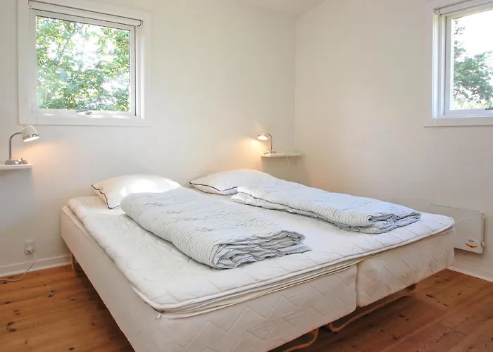 בית נופש With Fireplace 11
