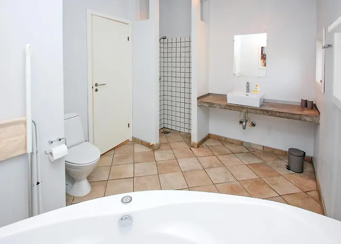 בית נופש With Fireplace 11