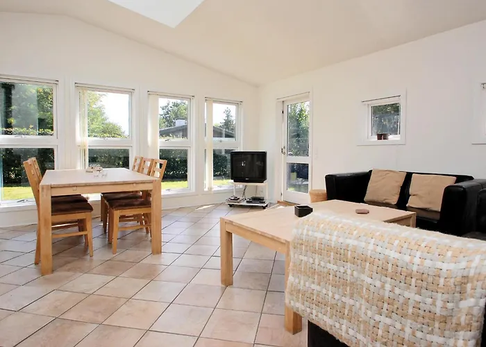 Haderslev With Fireplace 11 *